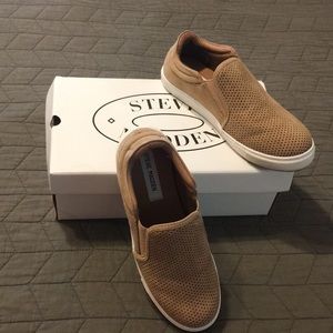 Steve Madden slip on sneakers